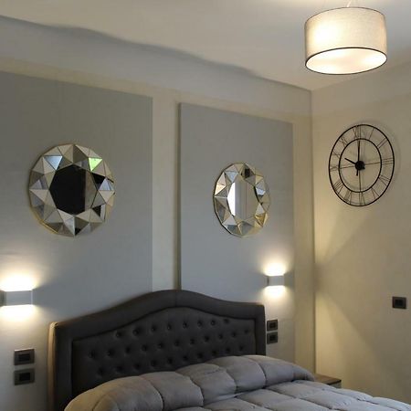 Villa Martina Luxury Rooms デセンツァーノ・デル・ガルダ エクステリア 写真