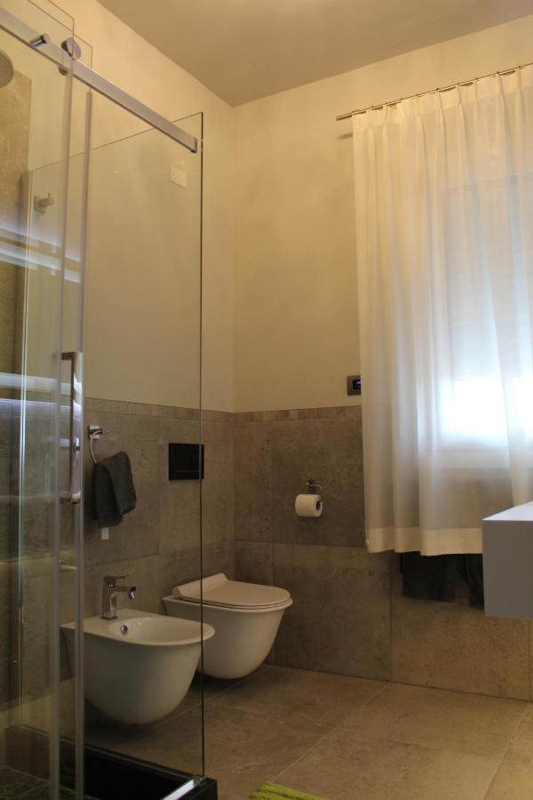 Villa Martina Luxury Rooms デセンツァーノ・デル・ガルダ エクステリア 写真