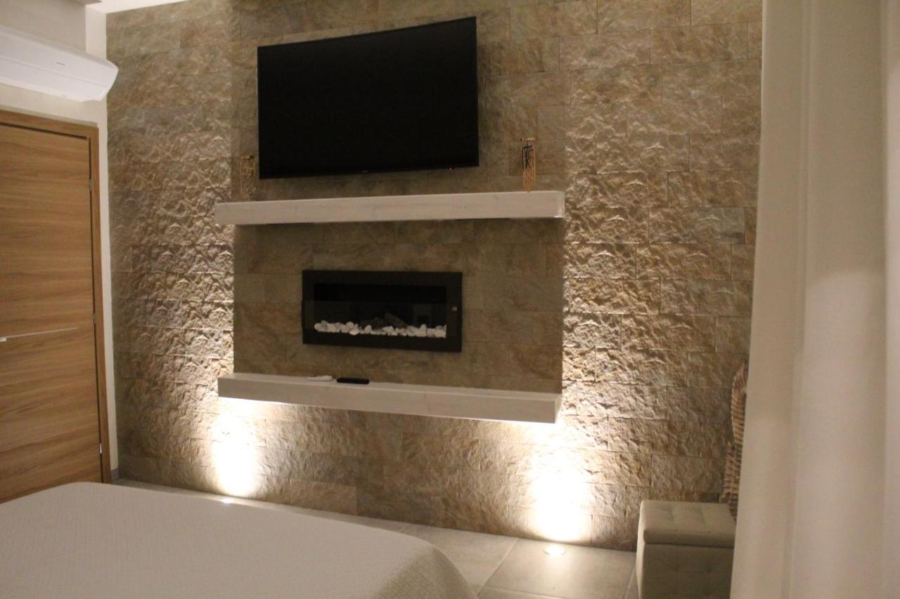 Villa Martina Luxury Rooms デセンツァーノ・デル・ガルダ エクステリア 写真
