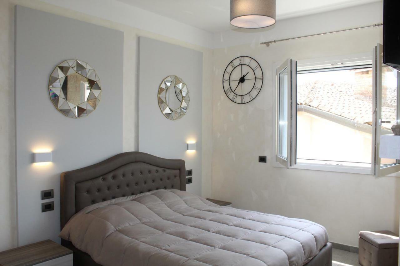 Villa Martina Luxury Rooms デセンツァーノ・デル・ガルダ エクステリア 写真