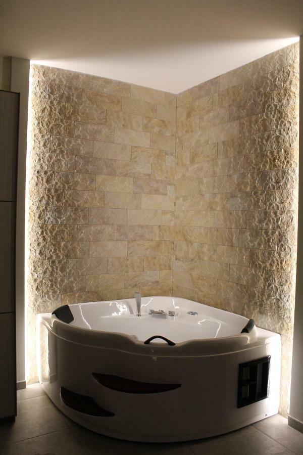 Villa Martina Luxury Rooms デセンツァーノ・デル・ガルダ エクステリア 写真